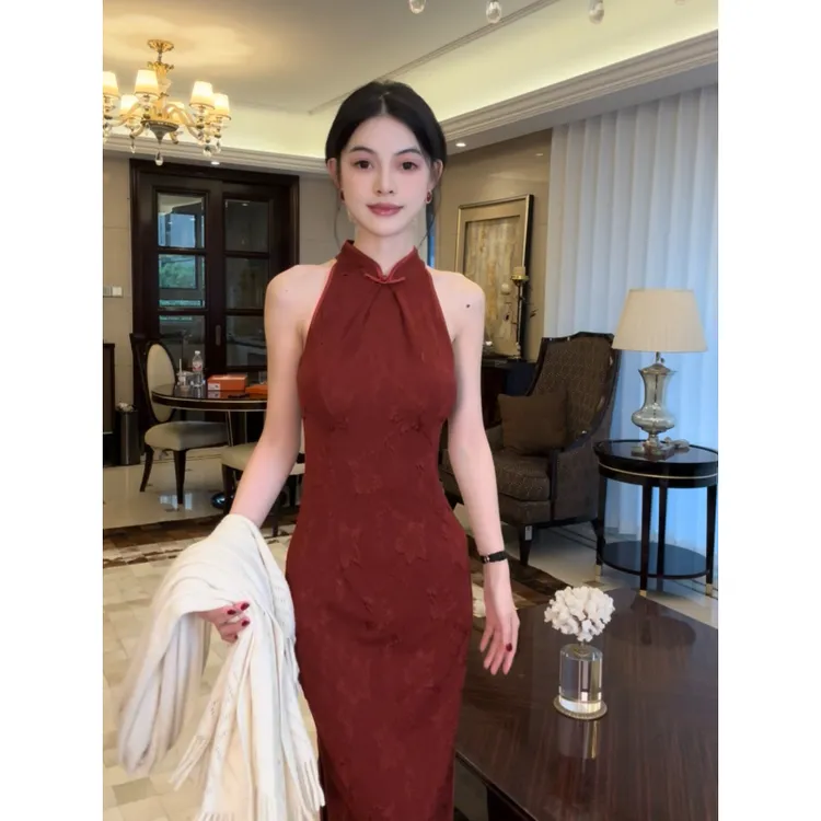 球球夫人丨红色挂脖125cm夏季新款红色露肩挂脖订婚敬酒服旗袍