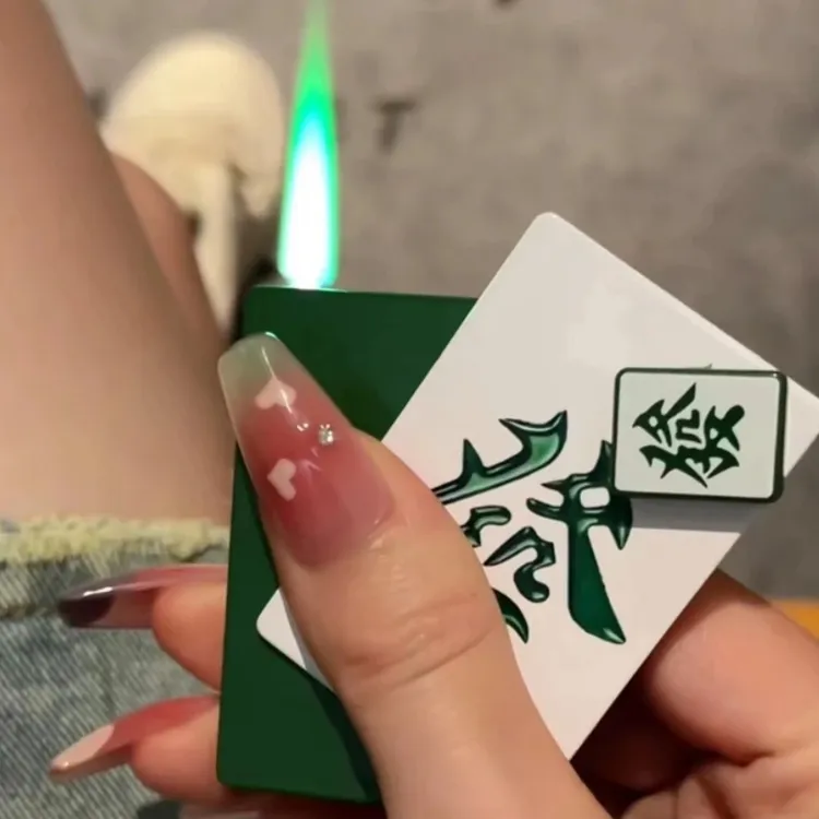 网红扑克牌旋转解压高颜值创意金属麻将打火机防风绿焰潮玩送男友