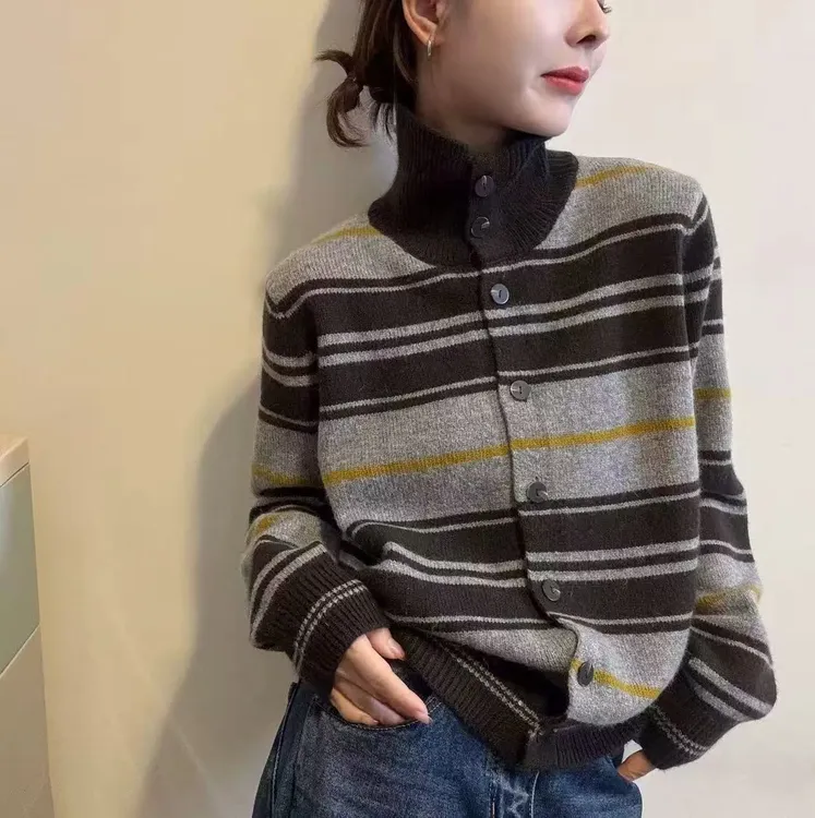 2025秋冬款 软糯条纹高领长袖针织开衫宽松显瘦撞色毛衣女外套
