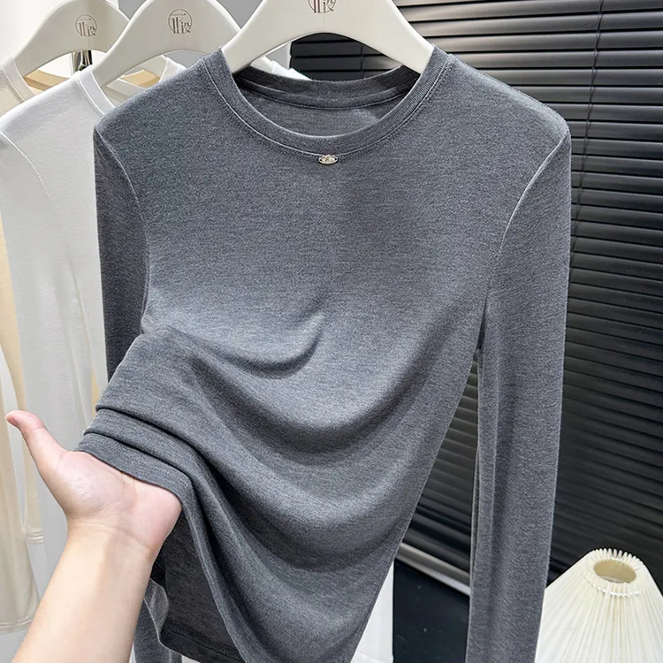 韩系穿搭高级灰圆领T恤女早秋新款修身显瘦长袖百搭简约时尚上衣