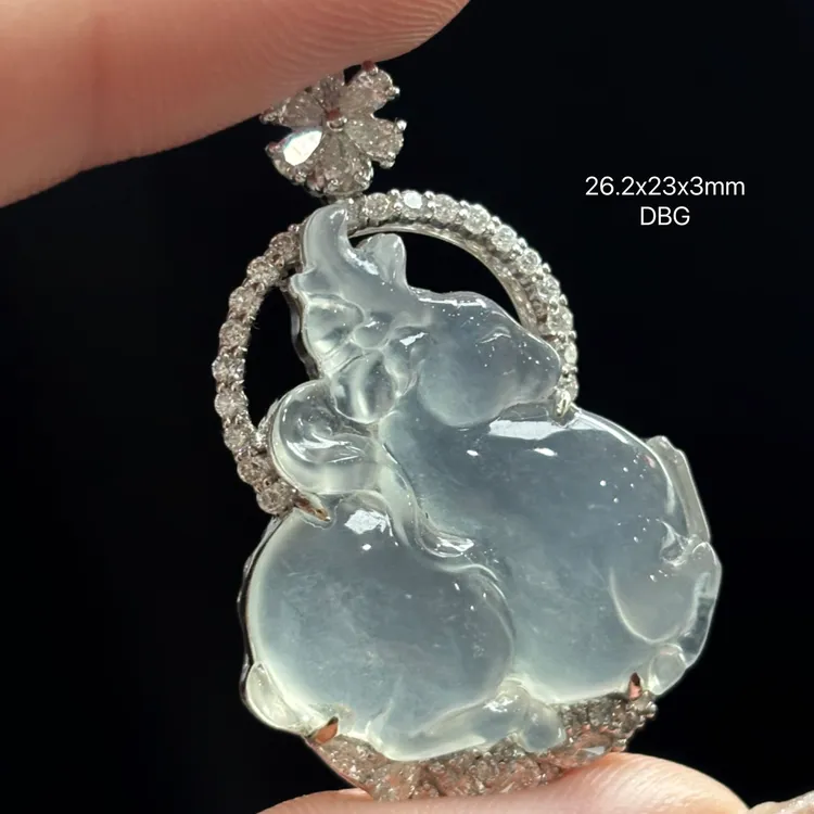 《缅甸珠宝严选》缅甸翡翠高冰设计款吊坠（下单质询客服）DBG