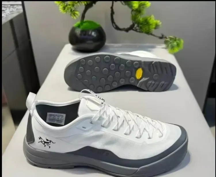 LT鸟鞋始祖登山爆款耐磨防滑户外徒步休闲透气男女同款