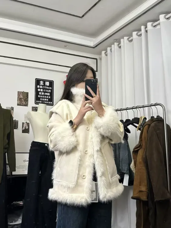 2025冬季新款毛毛百搭显瘦带时尚毛领外套白色加厚短款秋冬气质