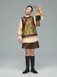 初见十三娘『绫歌』桑蚕丝唐锦香云纱手工高定马甲中式国风重工百搭