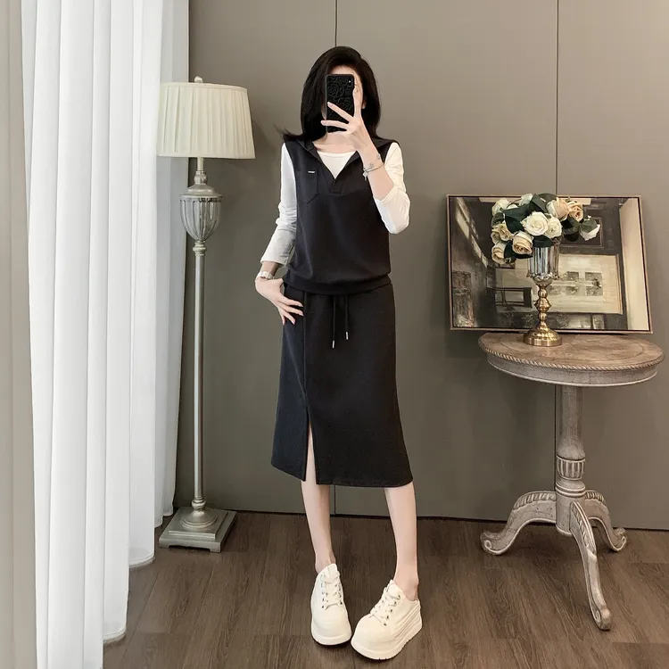 气质开叉半身裙套装女春秋显瘦减龄洋气连帽假两件长袖休闲两件套
