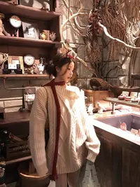 不冷BULENG 慵懒风露肩性感针织衫女秋冬新款麻花设计感套头毛衣