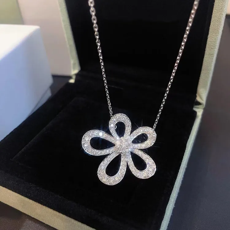 坠链均925银 太阳花项链女纯银轻奢小众高级感五瓣花锁骨链不掉色