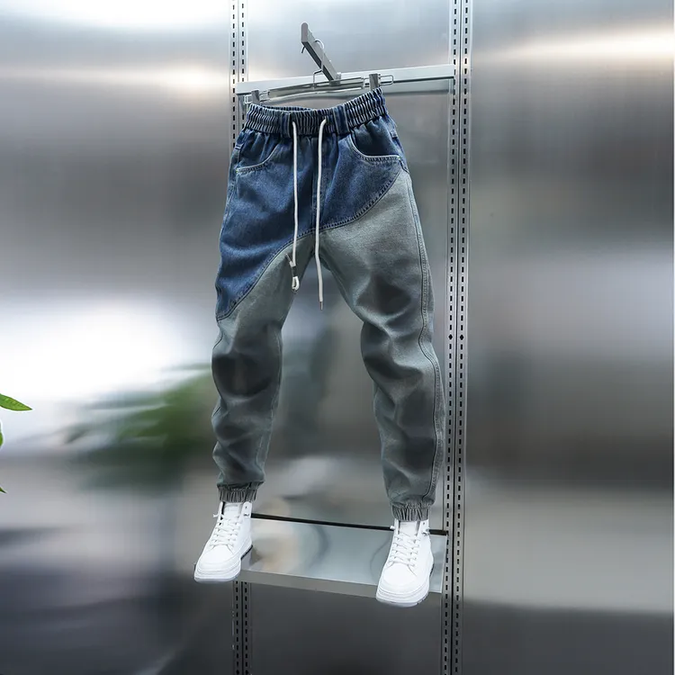 2025男士新款牛仔裤拼接宽松束脚潮裤水洗深蓝拼色松紧腰小脚裤