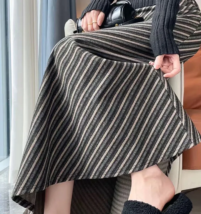 薄款秋季中腰通勤休闲风秋冬保暖针织休闲套装裙