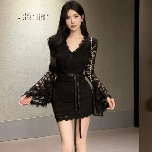 纯欲性感V领蕾丝拼接喇叭袖内搭包臀裙气质修身网红洋气炸街女装