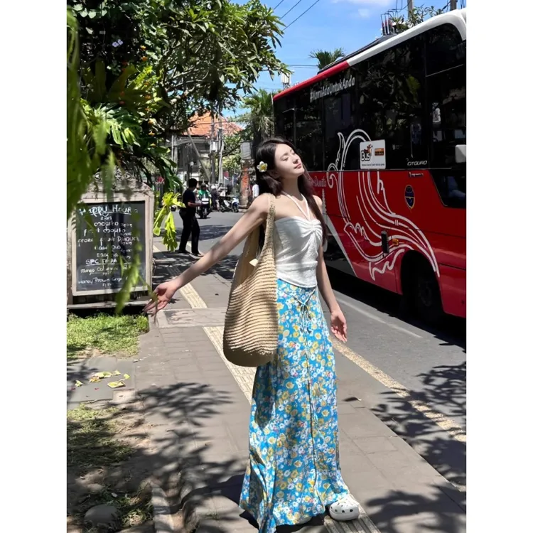 泰国海边旅游度假套装女超仙白色抹胸上衣搭配碎花半身裙两件套装