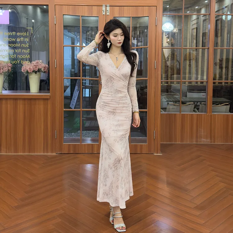 V领夏季高腰小众设计师网纱印花长袖连衣裙