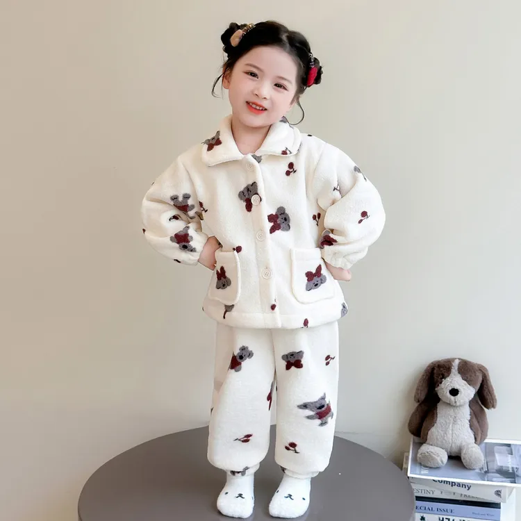 女童卡通睡衣秋冬2025新款儿童法兰绒家居服可爱保暖宝宝加绒套装