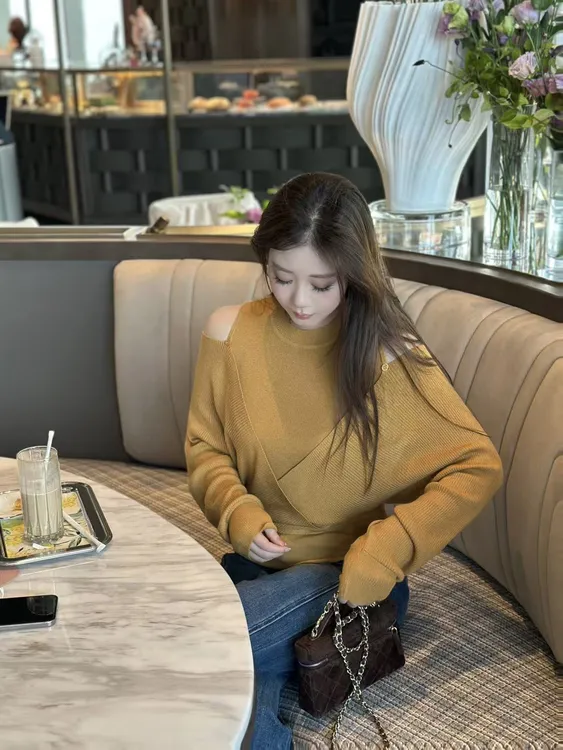 琪琪怪怪大码女装【古早时期】设计感露肩交叉针织上衣T17984QTQ