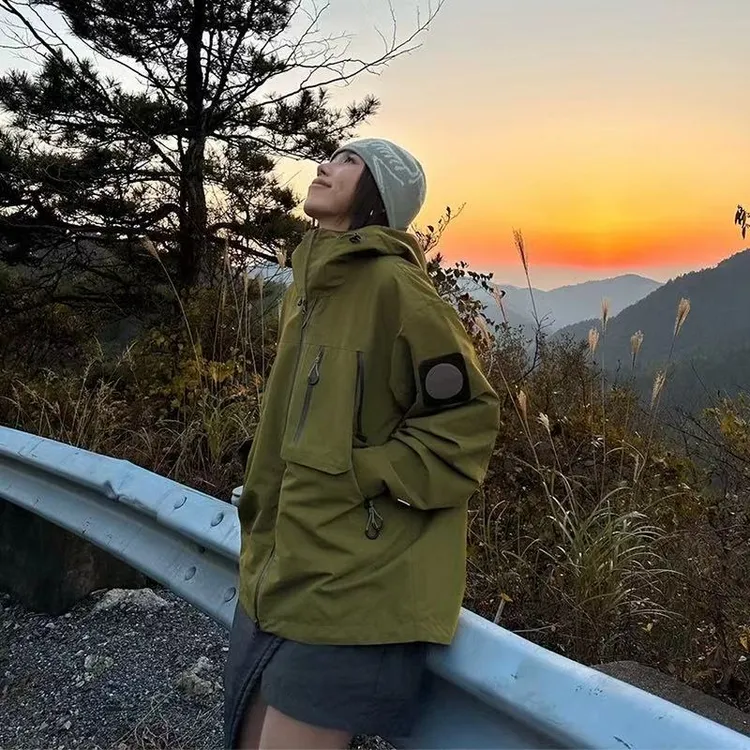 【秋季爆款+防风防水+男女同款】小个子登山冲锋衣连帽外套宽松夹克