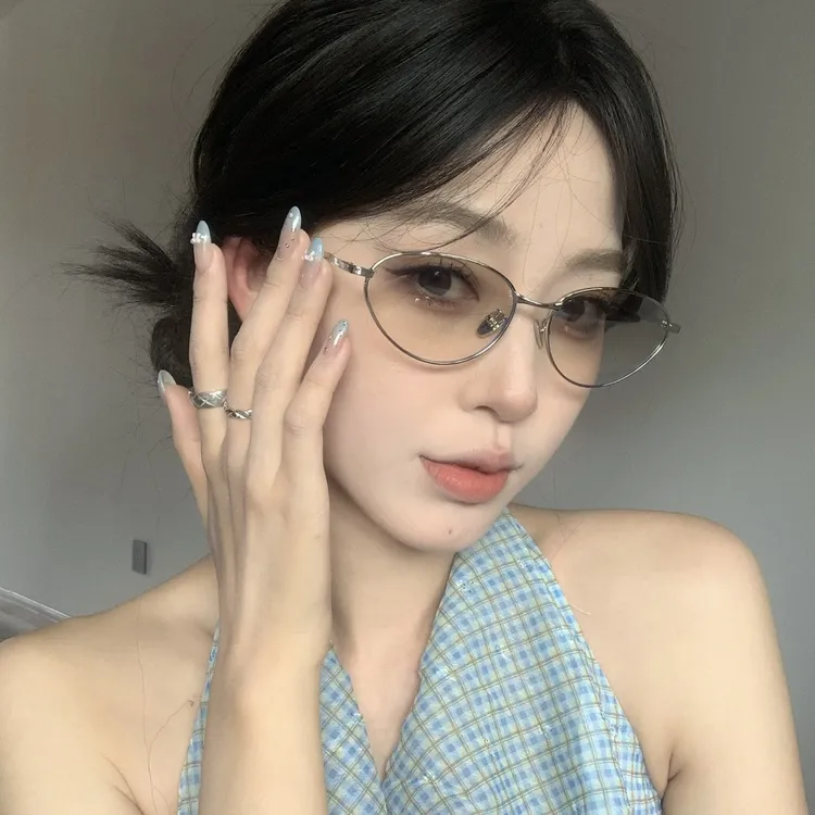 【猫仔kitten】老钱风纯欲清冷感女银色细边猫眼近视眼镜框墨镜灰色