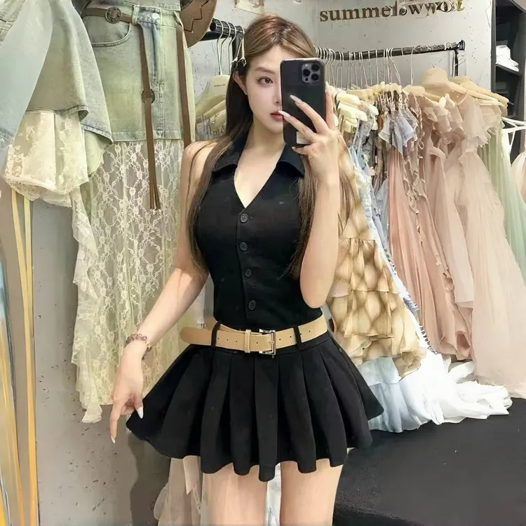 黑色辣妹无袖挂脖露背连衣裙性感收腰显瘦V领露肩短款百褶裙