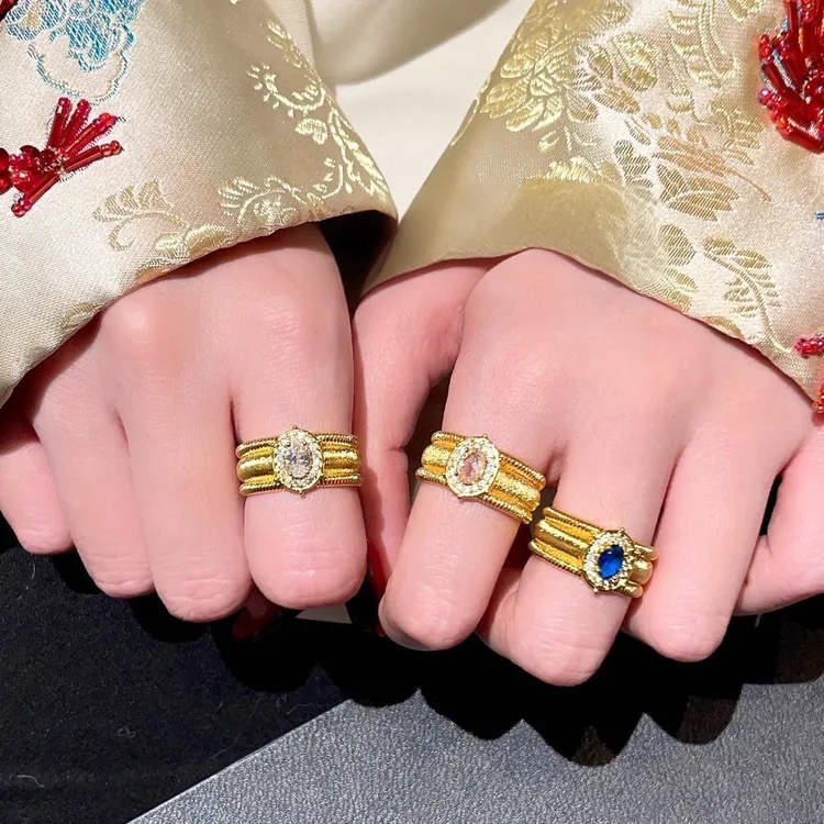 铜合金锆石戒指 2025爆款 宫廷复古拉丝排珠鸽子蛋重工戒指