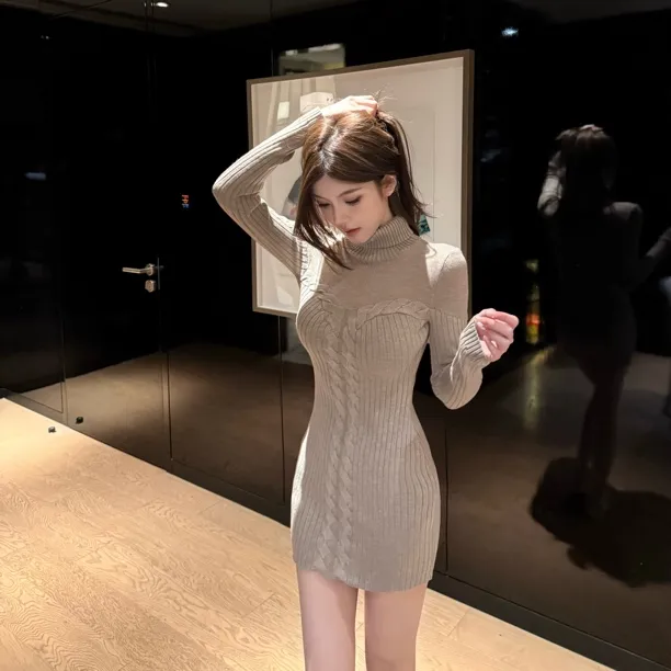FAY【燕麦巧巧】秋冬高领麻花辫针织高弹力长袖包臀连衣裙