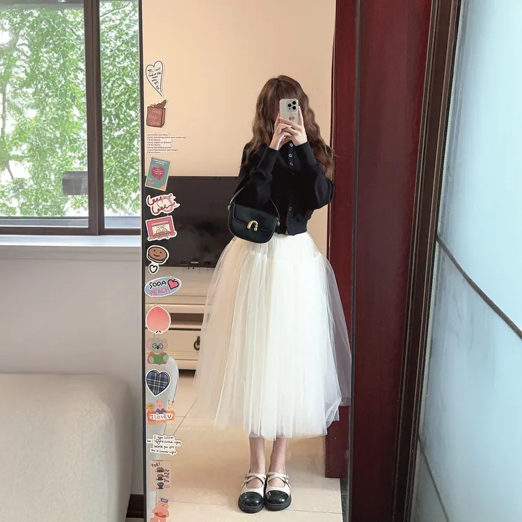 秋季搭配一整套韩系松弛感穿搭慵懒黑色针织开衫蓬蓬半身裙套装女