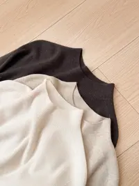 【王小姐】半高领 无缝一体 坑条弹力打底衫针织衫毛衣