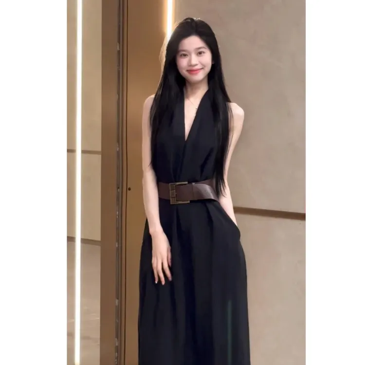 【喵喵】v领挂脖无袖连衣裙女夏季收腰显瘦气质高级感背心长裙 248
