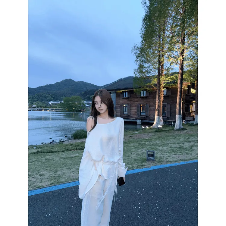 韩系松弛套装女早春高级感蕾丝大衬衫斜肩长袖上衣高腰休闲阔腿裤