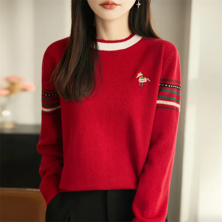 卡通小马刺绣女圆领拼色针织打底衫宽松时尚上衣