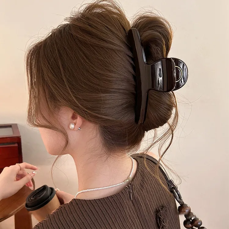简约耐看中号抓夹女2025新款盘发高级感鲨鱼夹子气质后脑勺头饰