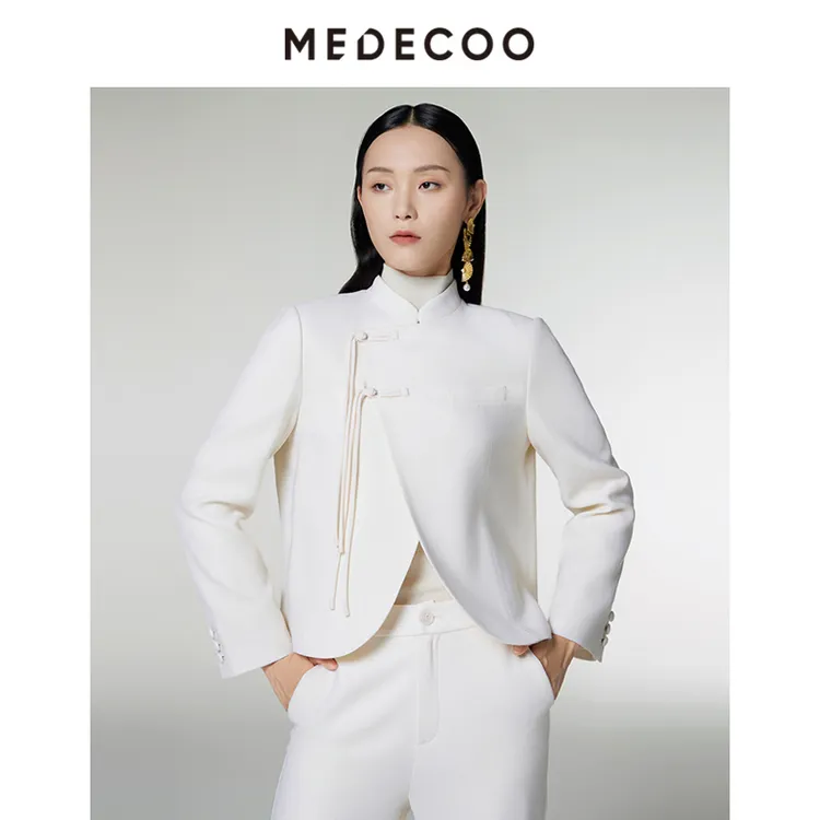 MEDECOO/墨蒂珂冬季新款干练立领盘扣中式羊毛短外套MID31125
