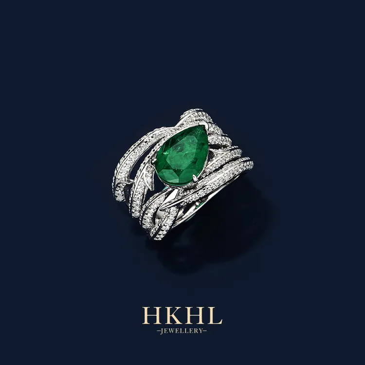 培育祖母绿HKHL祖母绿色水滴纯银满钻缠绕戒指女气质高档轻奢
