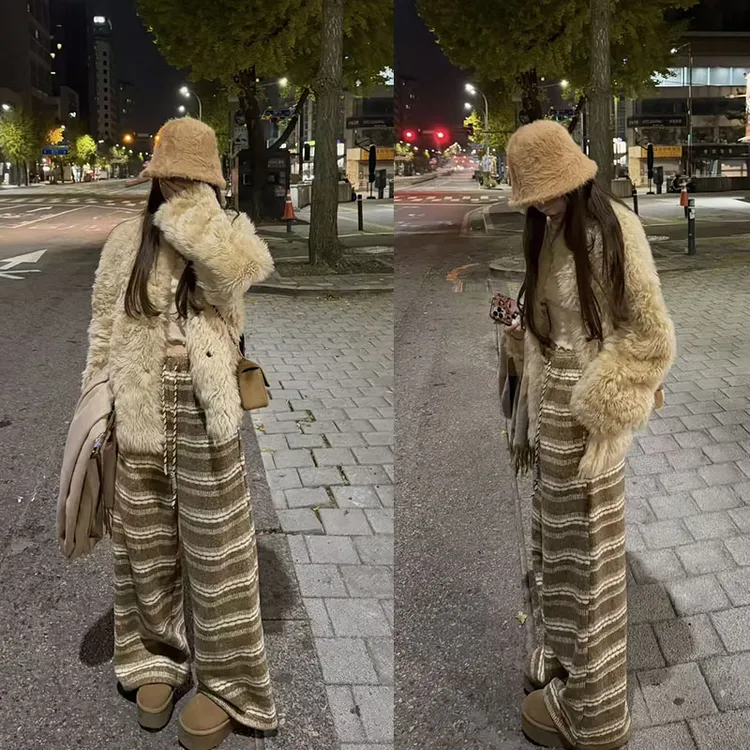2025年秋冬季新款温柔风穿搭洋气保暖外套条纹休闲裤时尚套装
