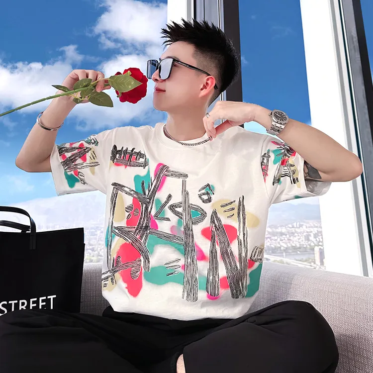2025新款男士涂鸦印花短袖T恤高级感夏季潮牌痞帅个性休闲上衣男