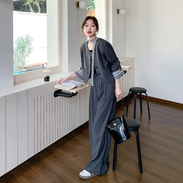 今年流行爆款韩系穿搭一整套2025新款灰色短外套阔腿裤两件套套装