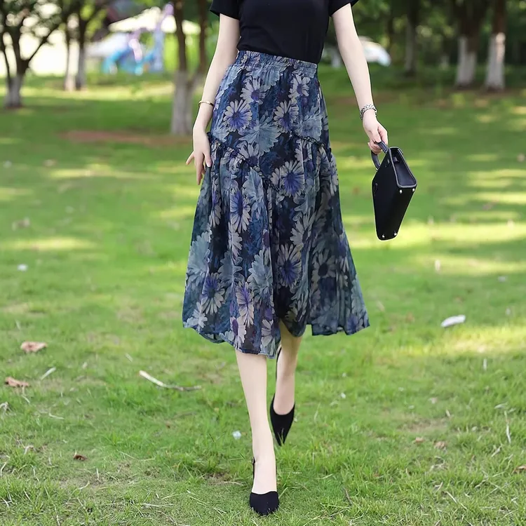 今年流行漂亮裙子2025新款夏日绝美半身裙高腰垂感碎花大码妈妈裙