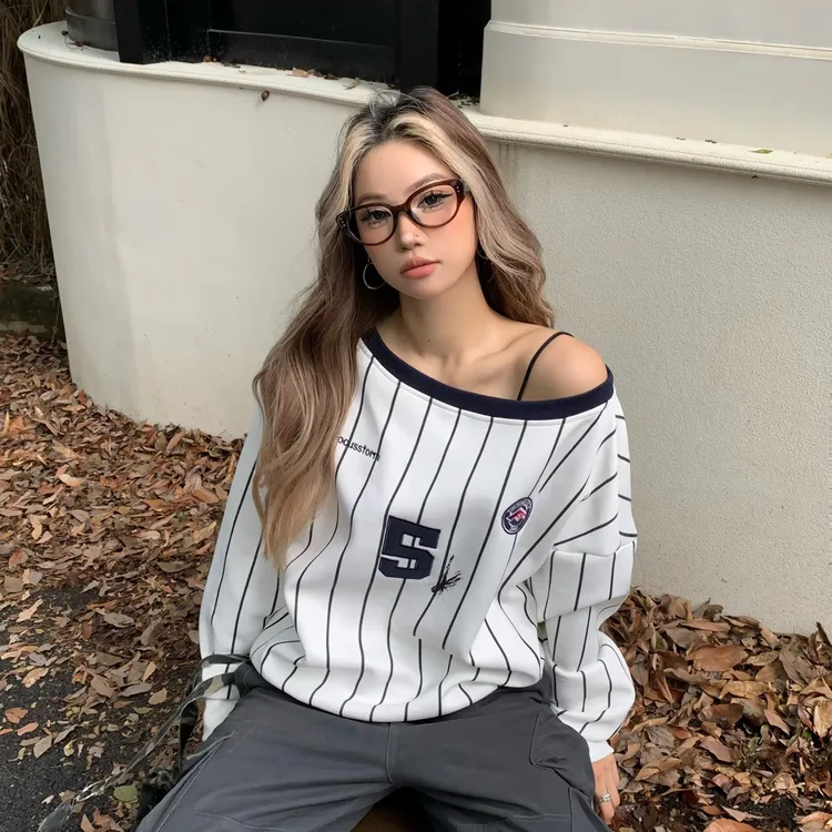 300g仿棉华棉原版做工拼色字母刺绣条纹斜肩一字肩球衣女卫衣秋季