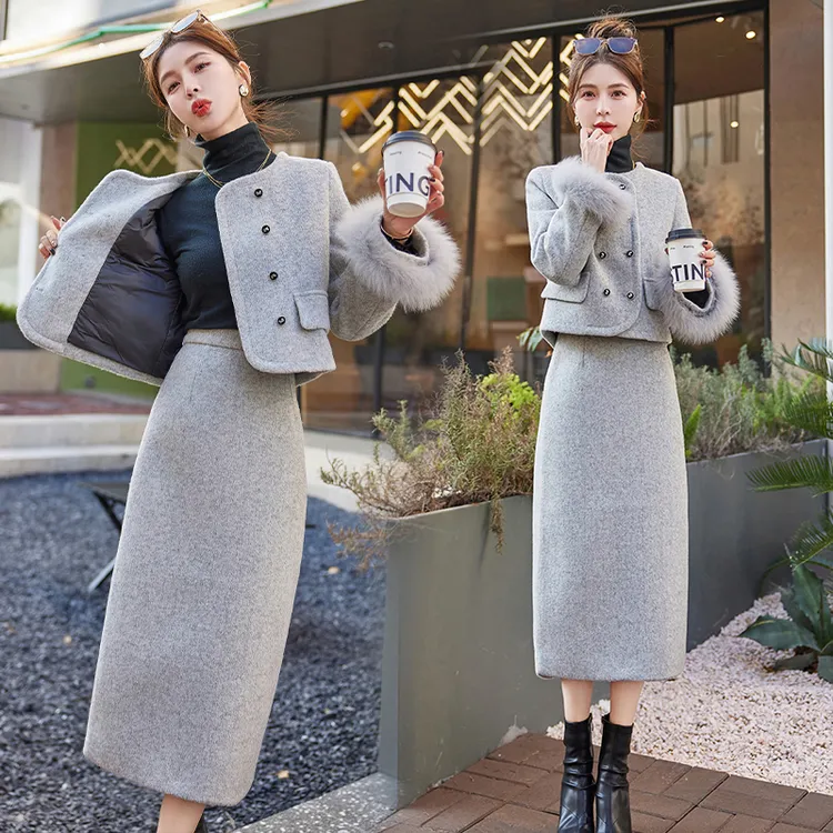 小香风毛呢羽绒服2025冬季新款时尚白鸭绒狐狸毛两件套女装连衣裙
