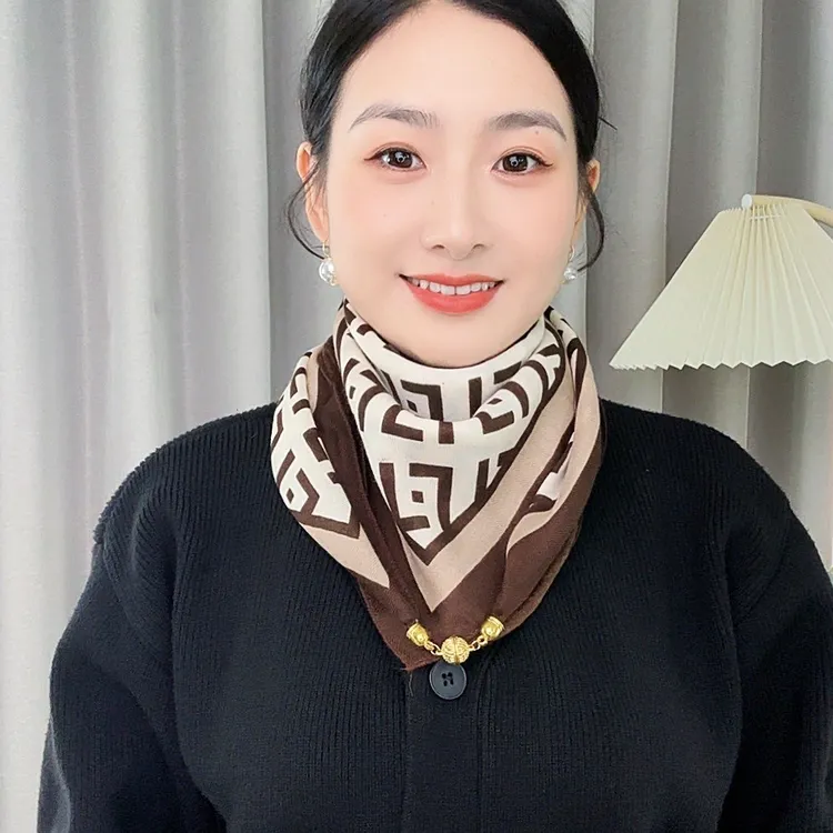 围巾女款爆款2025新款秋冬季保暖复古时尚百搭丝巾小方巾围脖披肩