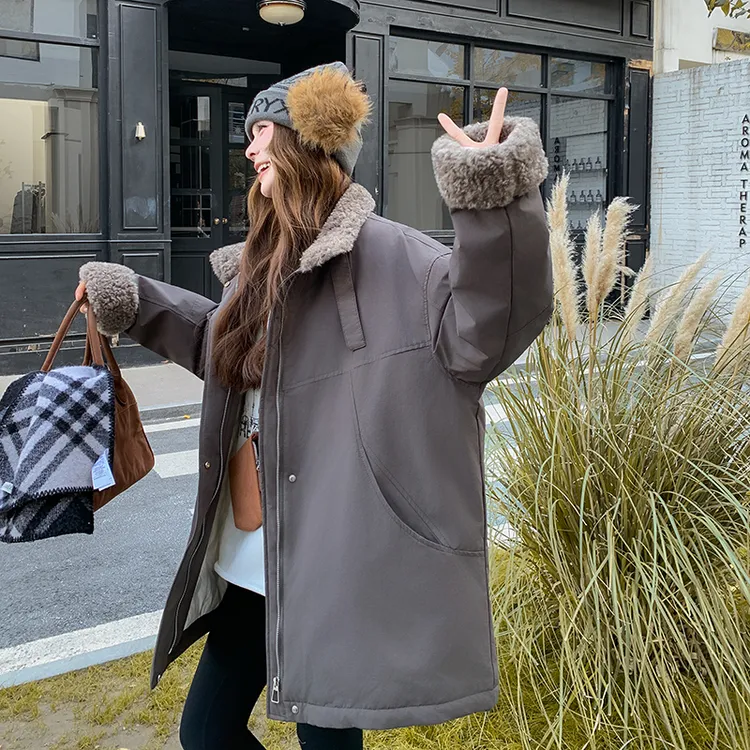 今年流行爆款小个子羊羔毛拼接90白鸭绒羽绒服女冬装派克服厚外套