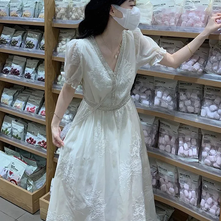 新中式国风刺绣连衣裙女夏高级感复古气质收腰绝美温柔风初恋长裙