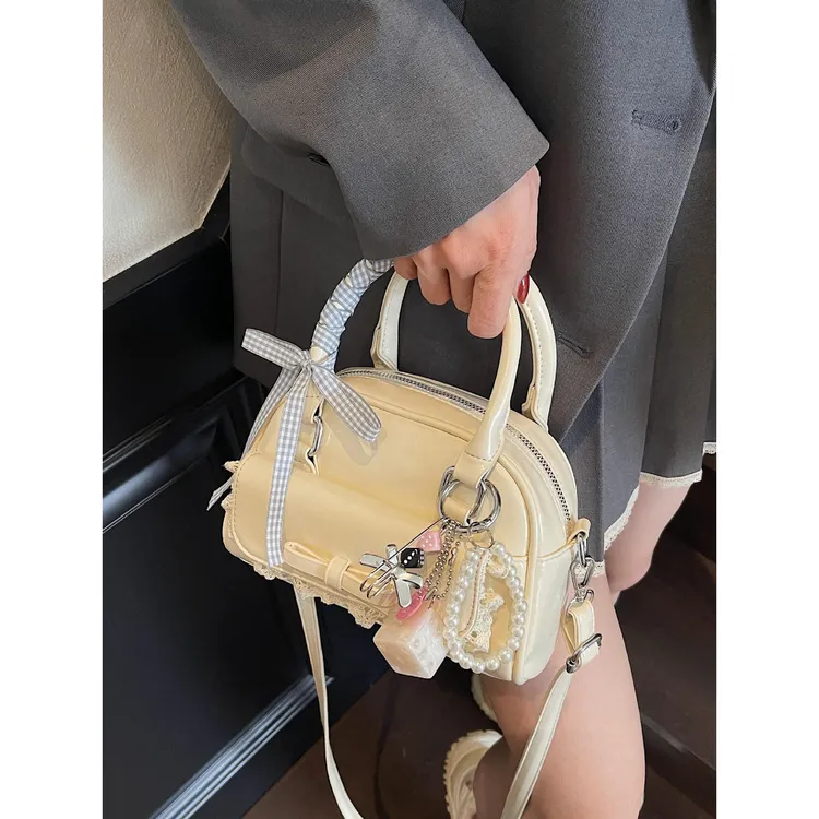 却爱今年流行手提小包包女新款潮流洋气斜挎包韩版休闲通勤单肩包