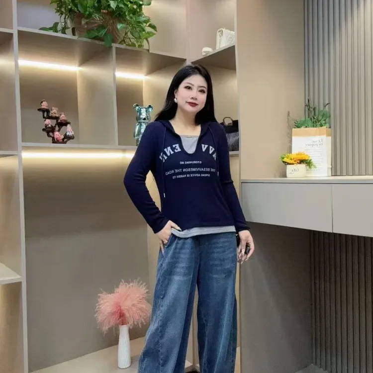 秋季小衫-千 25858 时尚潮流领口设计字母连帽款胖MM大码女装新款