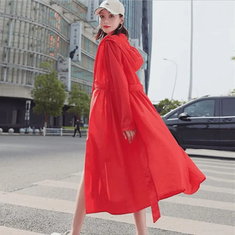 秋装红色长款过膝连帽加绒加厚出游拍照风衣女高腰型纯色长袖
