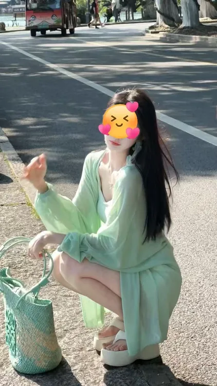 夏季流行穿搭一整套女2025年新款韩系垂感开衫吊带高腰短裤三件套