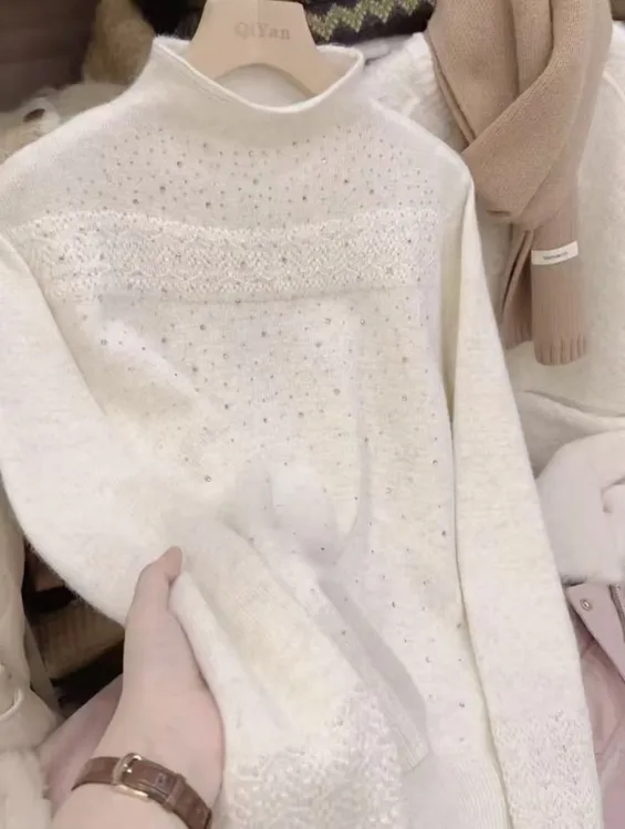 七言家巨好看   #氛围感钩花烫钻半高领软糯毛衣3310@