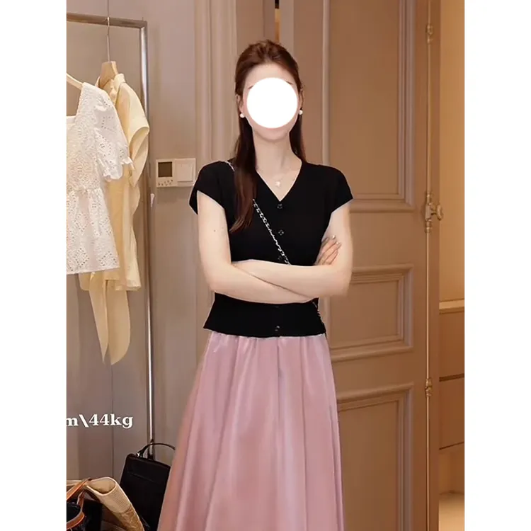 鸥小柒女装同款韩系小个子黑色V领针织衫女夏季新款收腰显瘦上衣