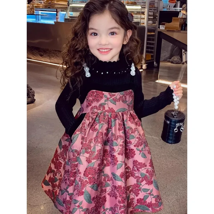 女孩碎花吊带连衣裙冬季穿2025新款小女孩连衣裙西式公主裙两件套