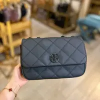 Tory Burch/汤丽柏琦Willa磨砂黑中号方胖子链条斜挎包 25*8*16cm