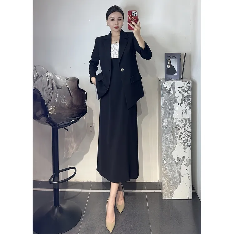 ZEROYK高定职业装2025春季新款气质女神范西装亮片吊带裙两件套