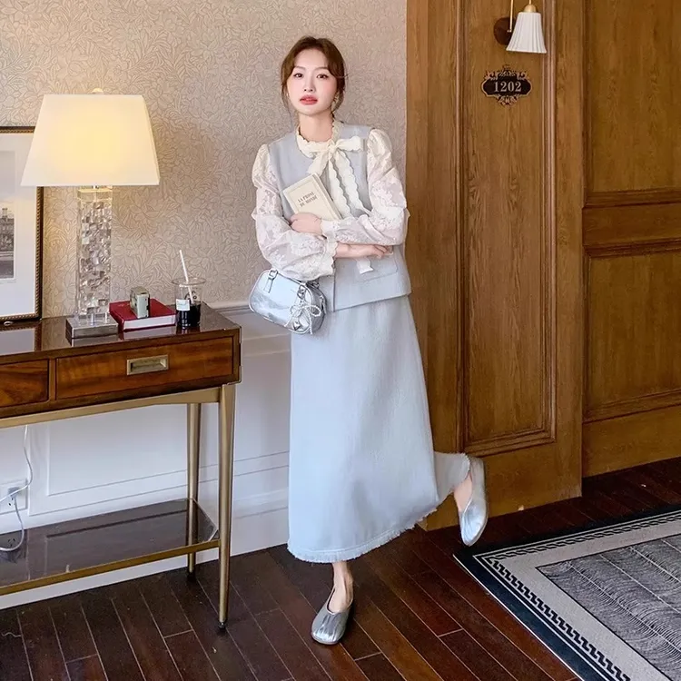 大码女装胖mm小香风气质衬衫马甲半身裙套装女秋季2025新款三件套